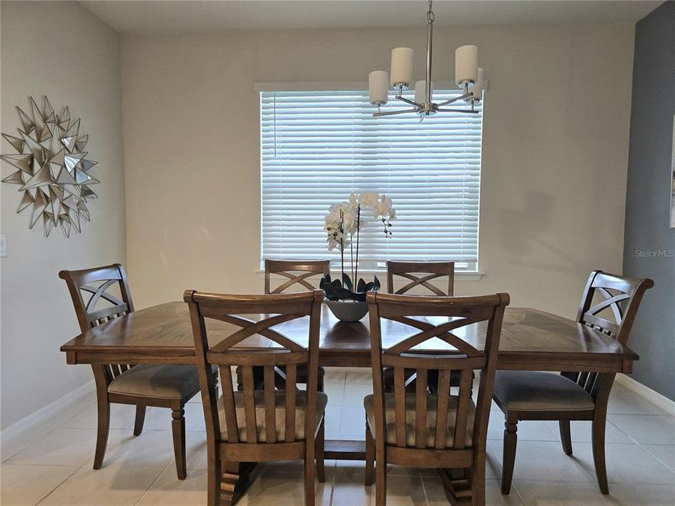 En Venta: $499,000 (5 camas, 4 baños, 2492 Pies cuadrados)