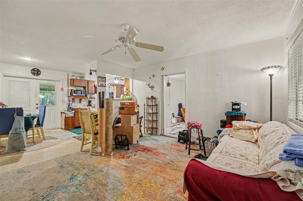 На продажу: $199,900 (3 спален, 2 ванн, 1220 Квадратных фут)