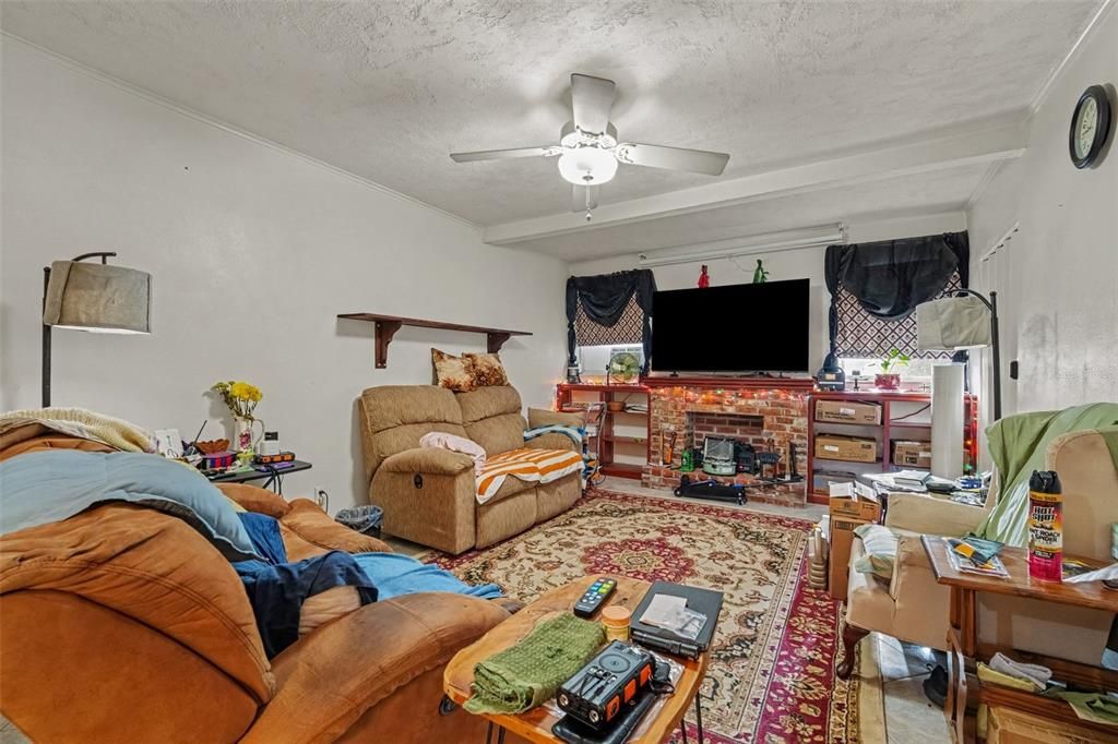 На продажу: $199,900 (3 спален, 2 ванн, 1220 Квадратных фут)