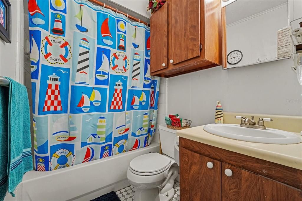 На продажу: $199,900 (3 спален, 2 ванн, 1220 Квадратных фут)