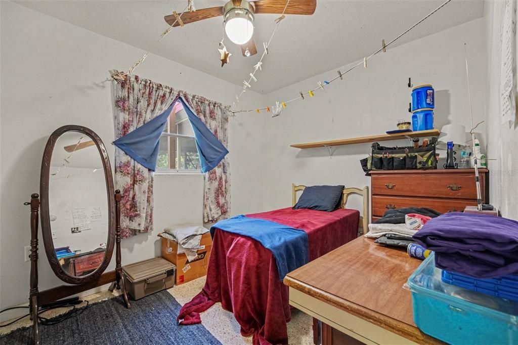 На продажу: $199,900 (3 спален, 2 ванн, 1220 Квадратных фут)