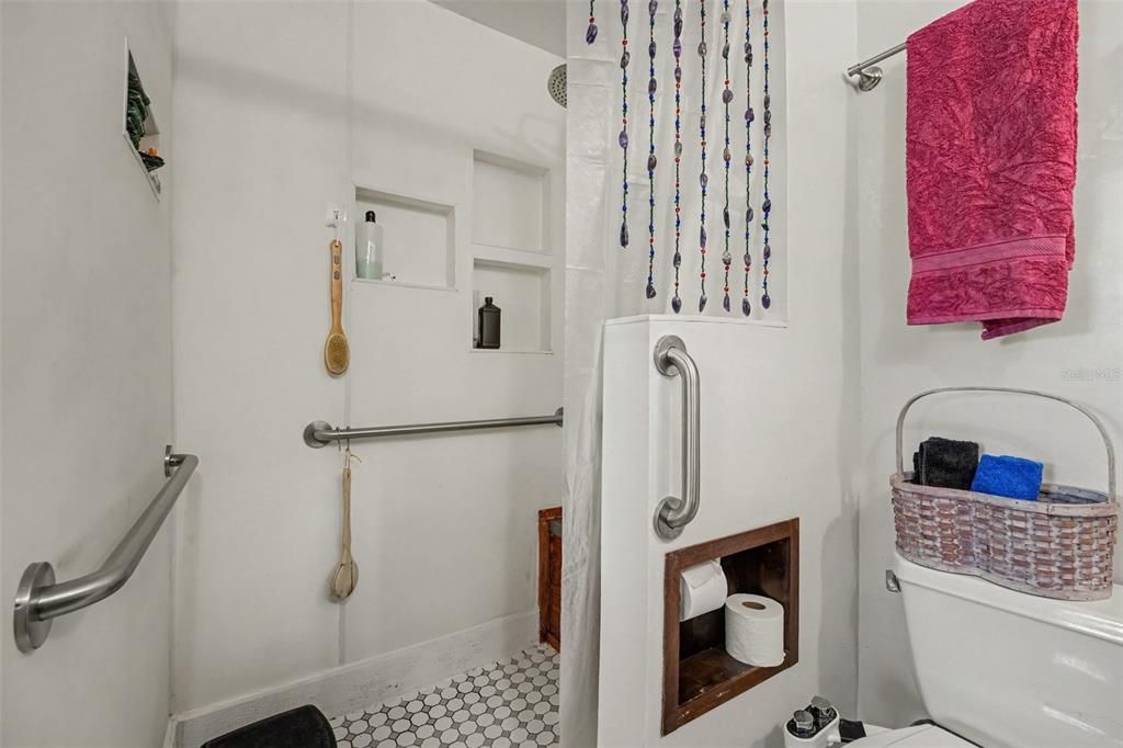 На продажу: $199,900 (3 спален, 2 ванн, 1220 Квадратных фут)