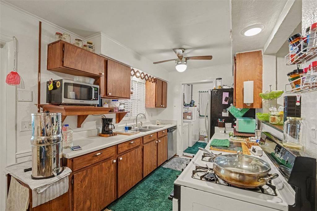 На продажу: $199,900 (3 спален, 2 ванн, 1220 Квадратных фут)