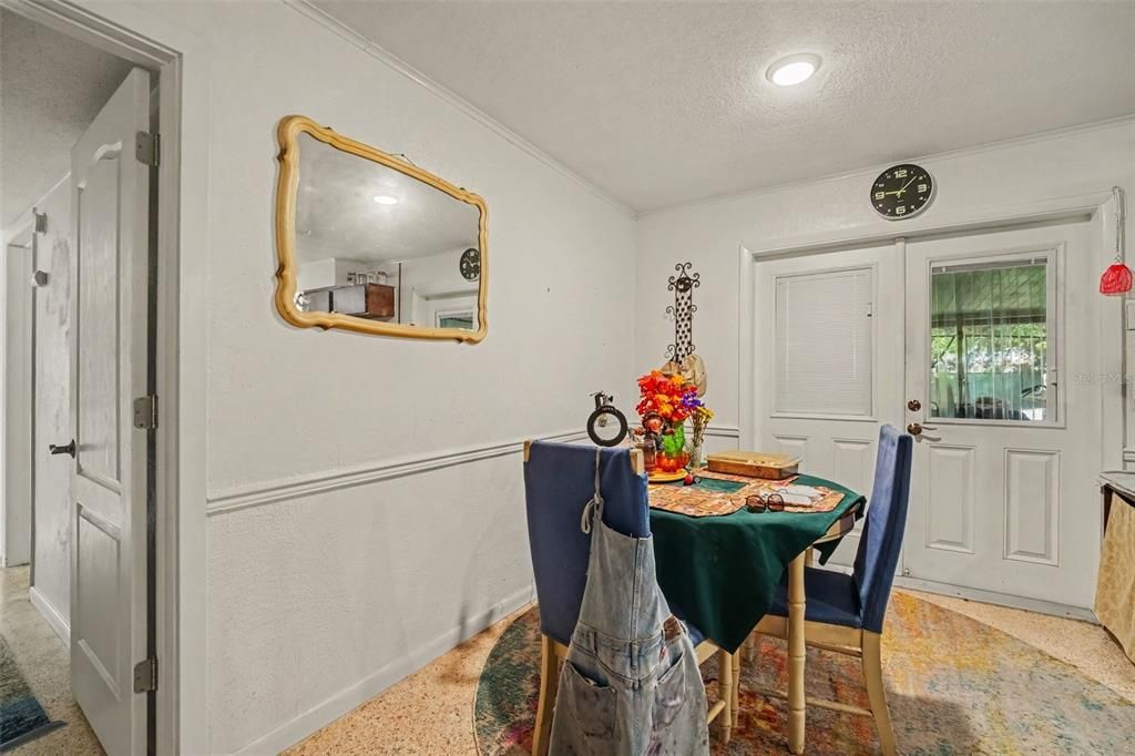 На продажу: $199,900 (3 спален, 2 ванн, 1220 Квадратных фут)