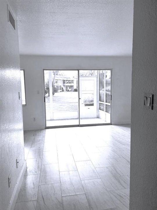 For Sale: $142,500 (2 beds, 2 baths, 1072 Square Feet)
