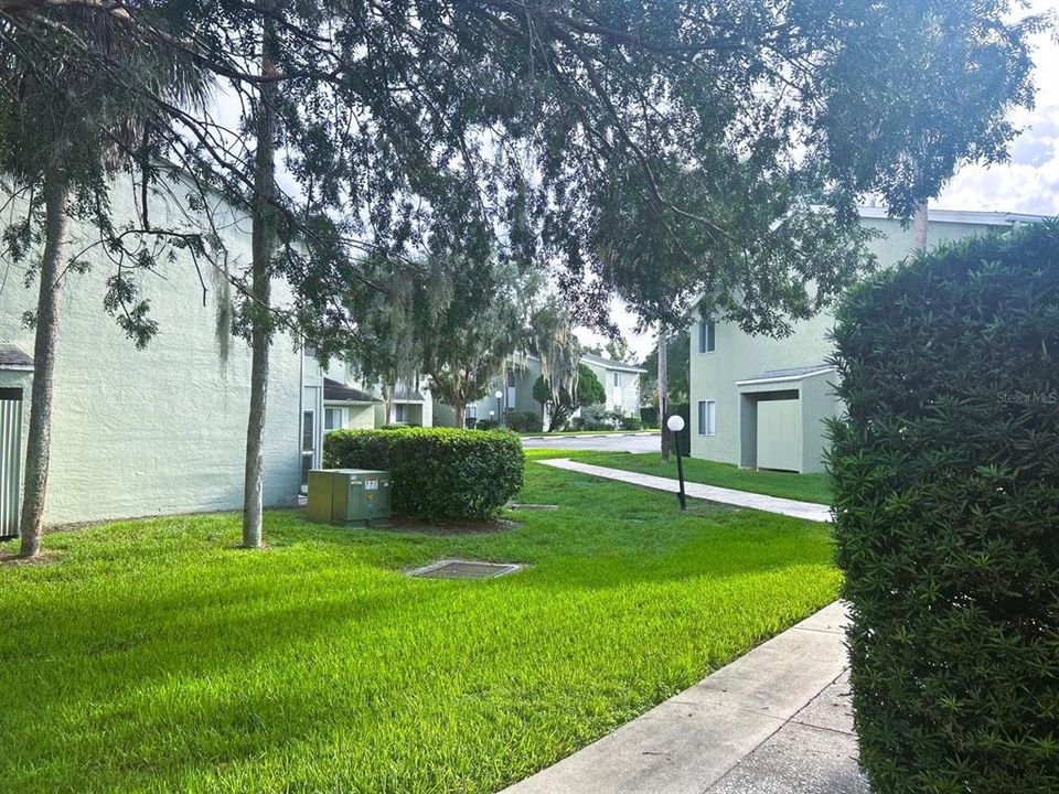 For Sale: $142,500 (2 beds, 2 baths, 1072 Square Feet)