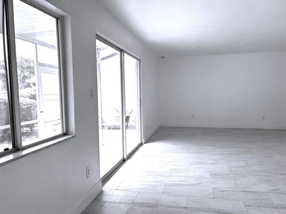 For Sale: $142,500 (2 beds, 2 baths, 1072 Square Feet)