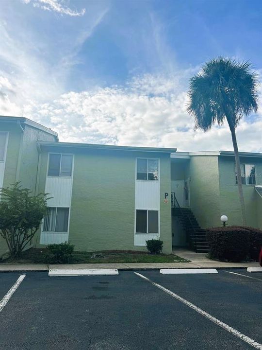 For Sale: $142,500 (2 beds, 2 baths, 1072 Square Feet)