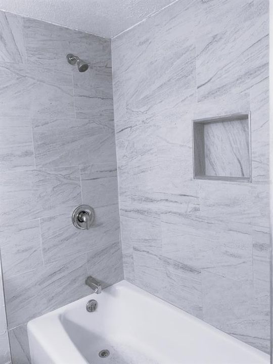 For Sale: $142,500 (2 beds, 2 baths, 1072 Square Feet)