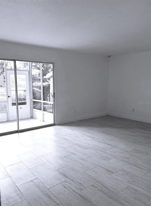 For Sale: $142,500 (2 beds, 2 baths, 1072 Square Feet)