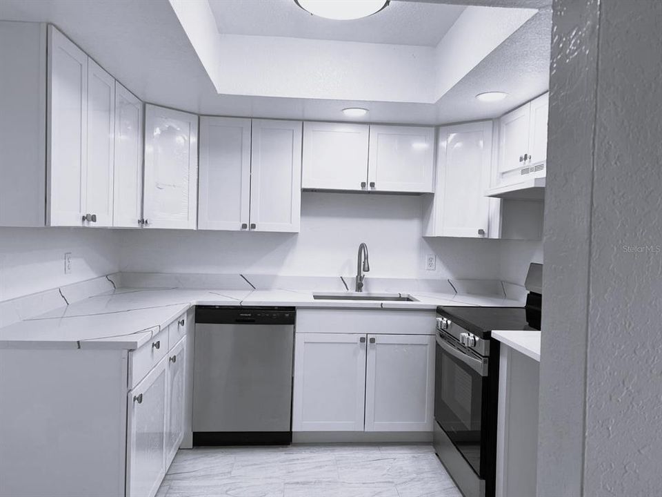 For Sale: $142,500 (2 beds, 2 baths, 1072 Square Feet)