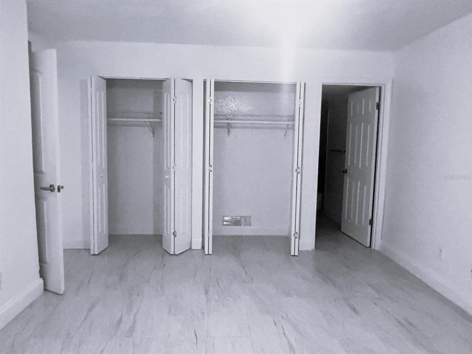 For Sale: $142,500 (2 beds, 2 baths, 1072 Square Feet)