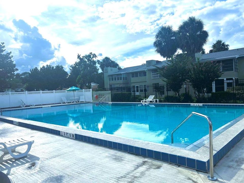 For Sale: $142,500 (2 beds, 2 baths, 1072 Square Feet)