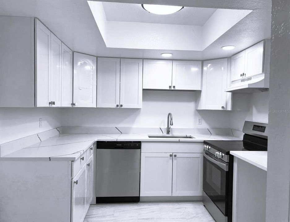 For Sale: $142,500 (2 beds, 2 baths, 1072 Square Feet)