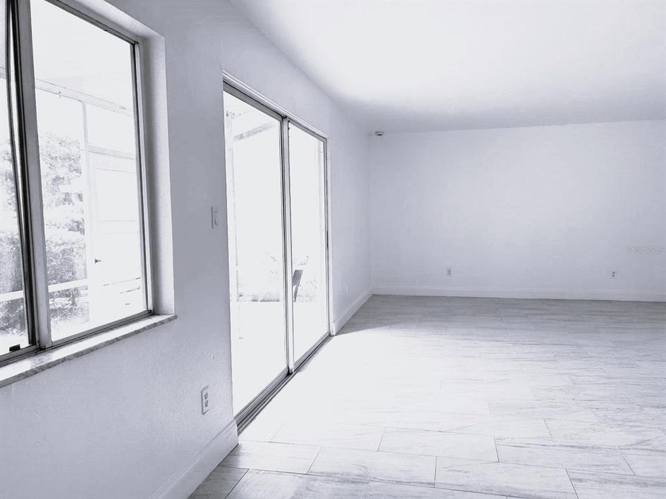 For Sale: $142,500 (2 beds, 2 baths, 1072 Square Feet)