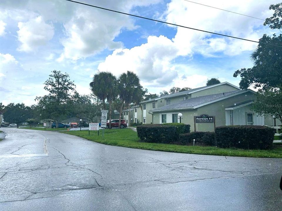 For Sale: $142,500 (2 beds, 2 baths, 1072 Square Feet)
