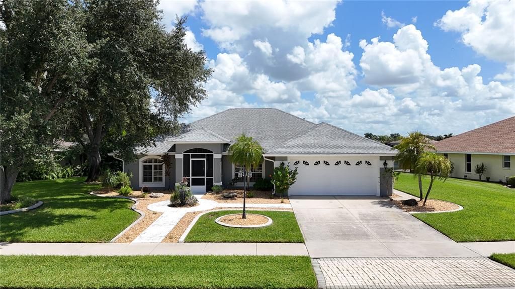 For Sale: $439,900 (3 beds, 2 baths, 1834 Square Feet)