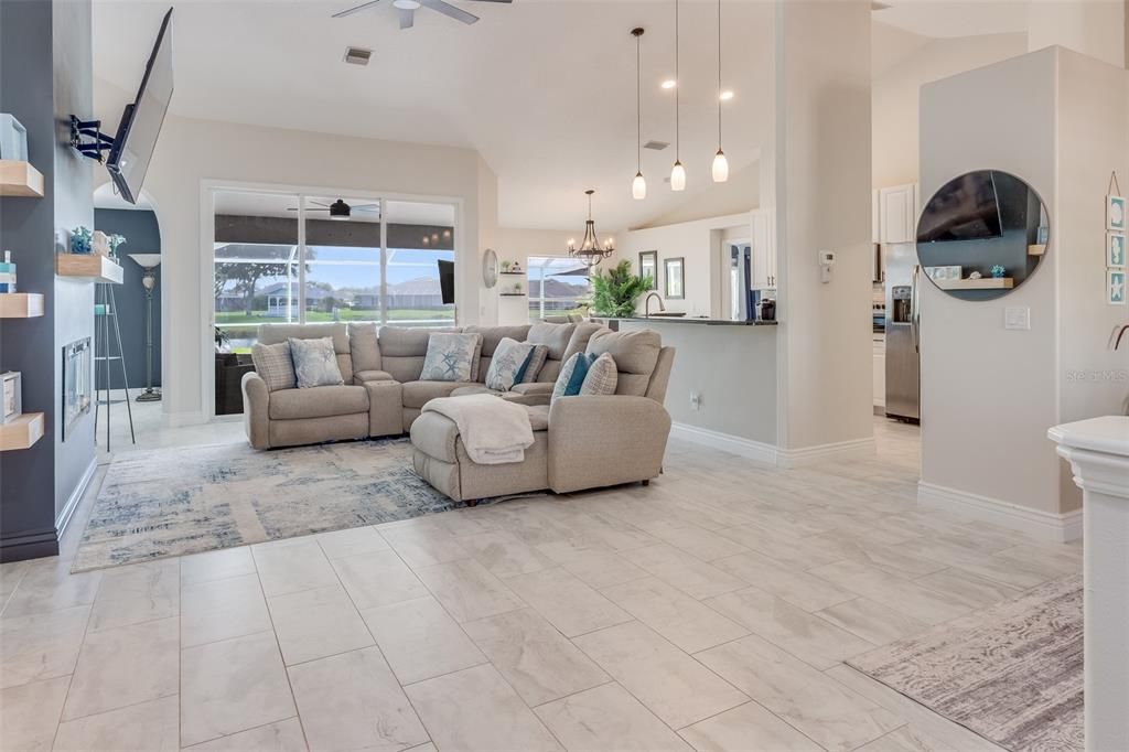 For Sale: $439,900 (3 beds, 2 baths, 1834 Square Feet)