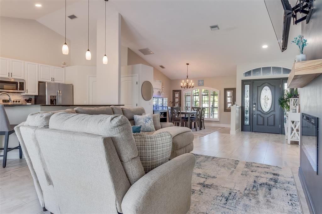 For Sale: $439,900 (3 beds, 2 baths, 1834 Square Feet)