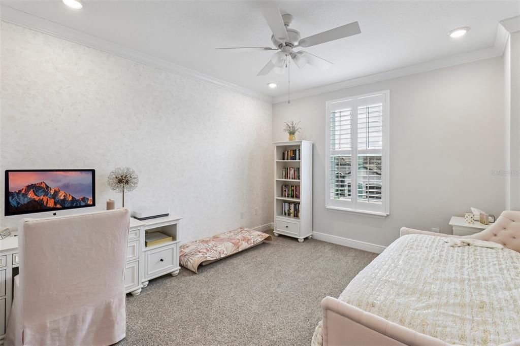 For Sale: $1,600,000 (6 beds, 5 baths, 5239 Square Feet)
