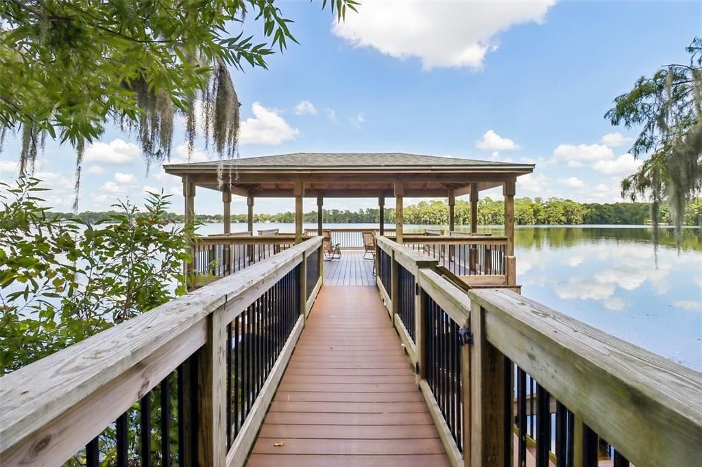 For Sale: $1,600,000 (6 beds, 5 baths, 5239 Square Feet)