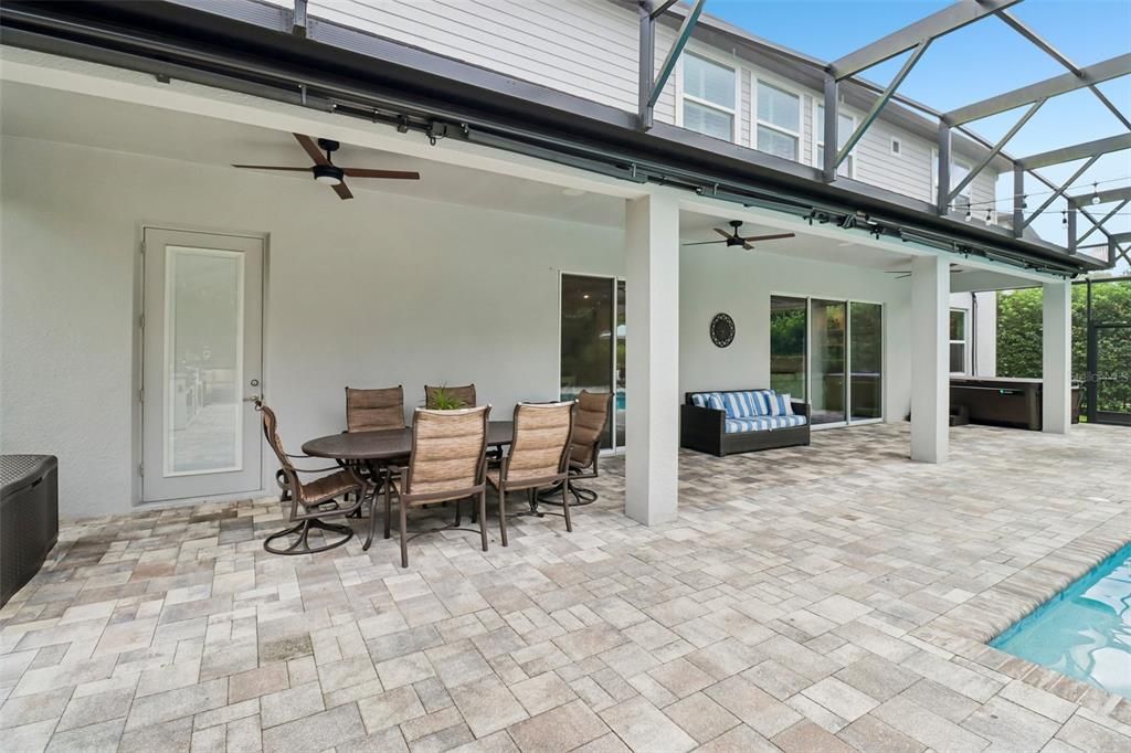 For Sale: $1,600,000 (6 beds, 5 baths, 5239 Square Feet)