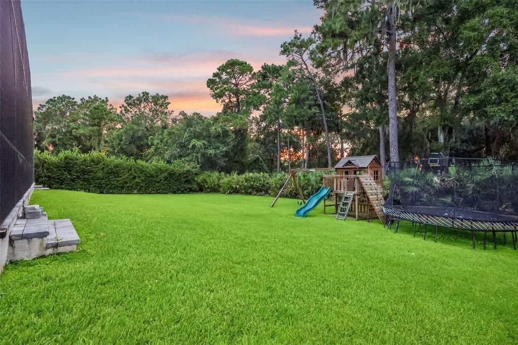 For Sale: $1,600,000 (6 beds, 5 baths, 5239 Square Feet)