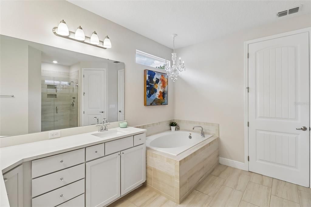 For Sale: $1,600,000 (6 beds, 5 baths, 5239 Square Feet)