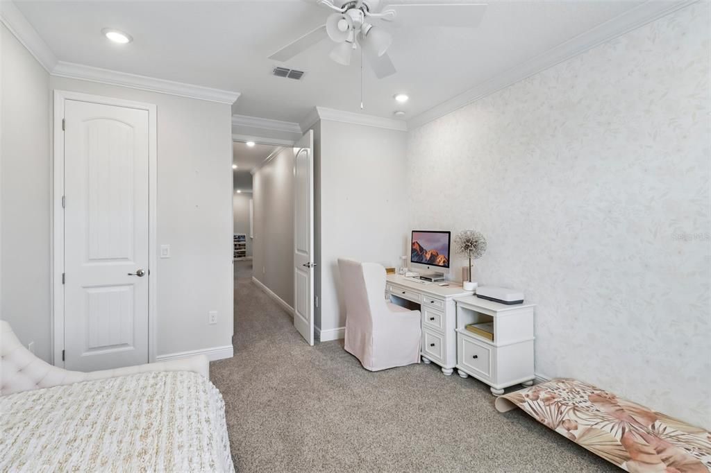 For Sale: $1,600,000 (6 beds, 5 baths, 5239 Square Feet)