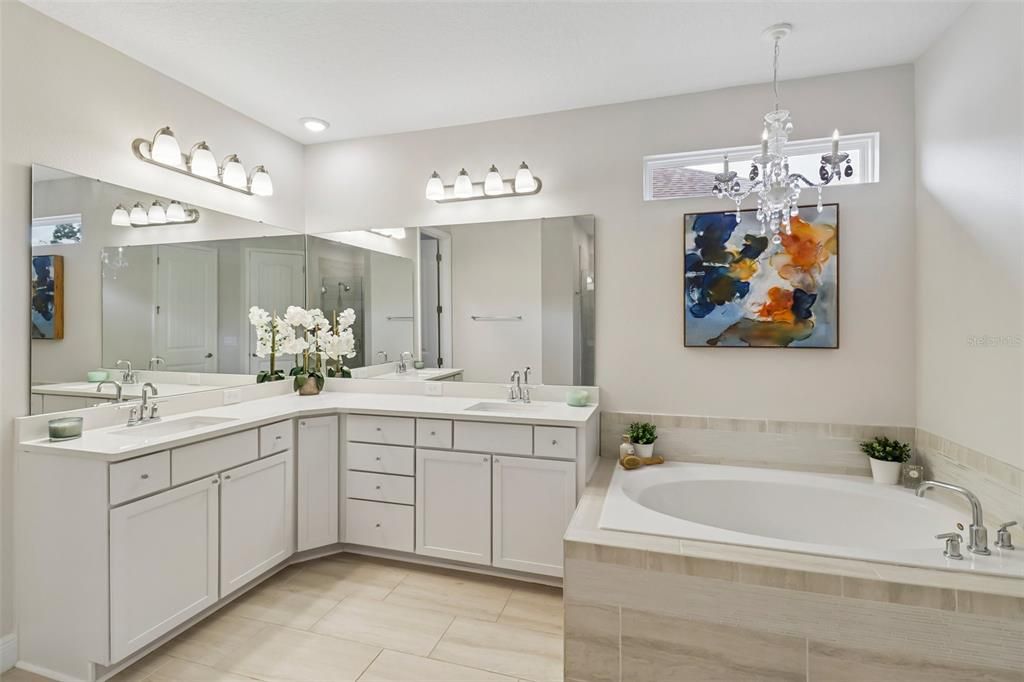 For Sale: $1,600,000 (6 beds, 5 baths, 5239 Square Feet)