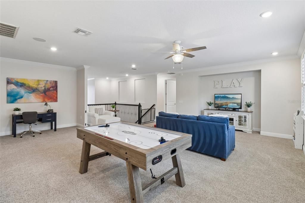 For Sale: $1,600,000 (6 beds, 5 baths, 5239 Square Feet)
