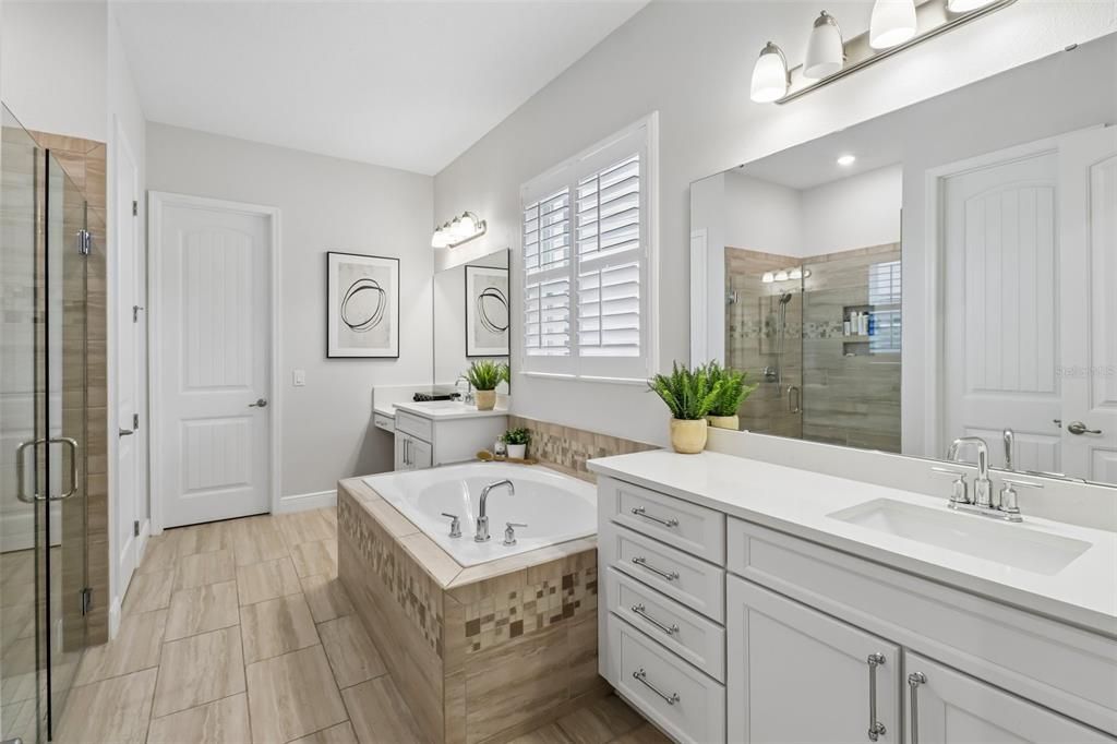 For Sale: $1,600,000 (6 beds, 5 baths, 5239 Square Feet)