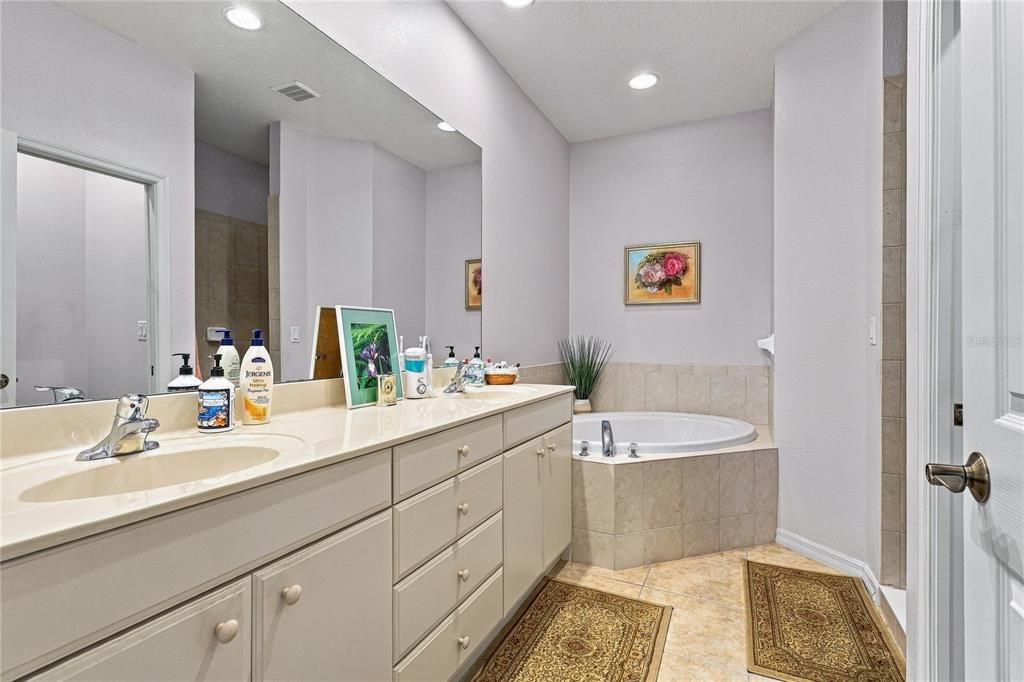 For Sale: $325,000 (3 beds, 2 baths, 1654 Square Feet)
