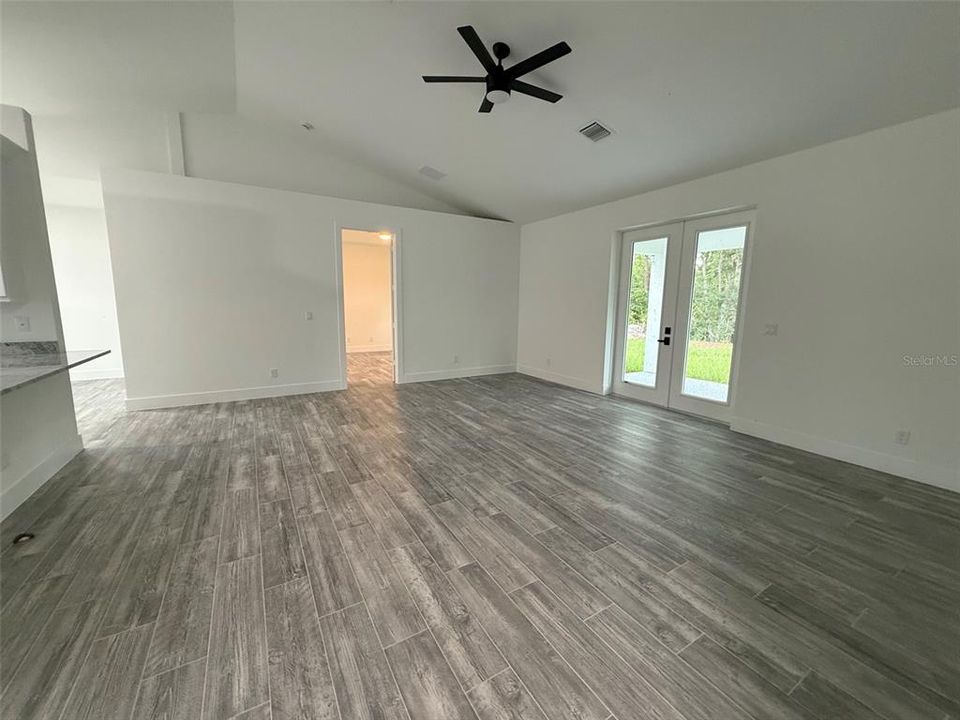 На продажу: $349,900 (3 спален, 2 ванн, 1530 Квадратных фут)