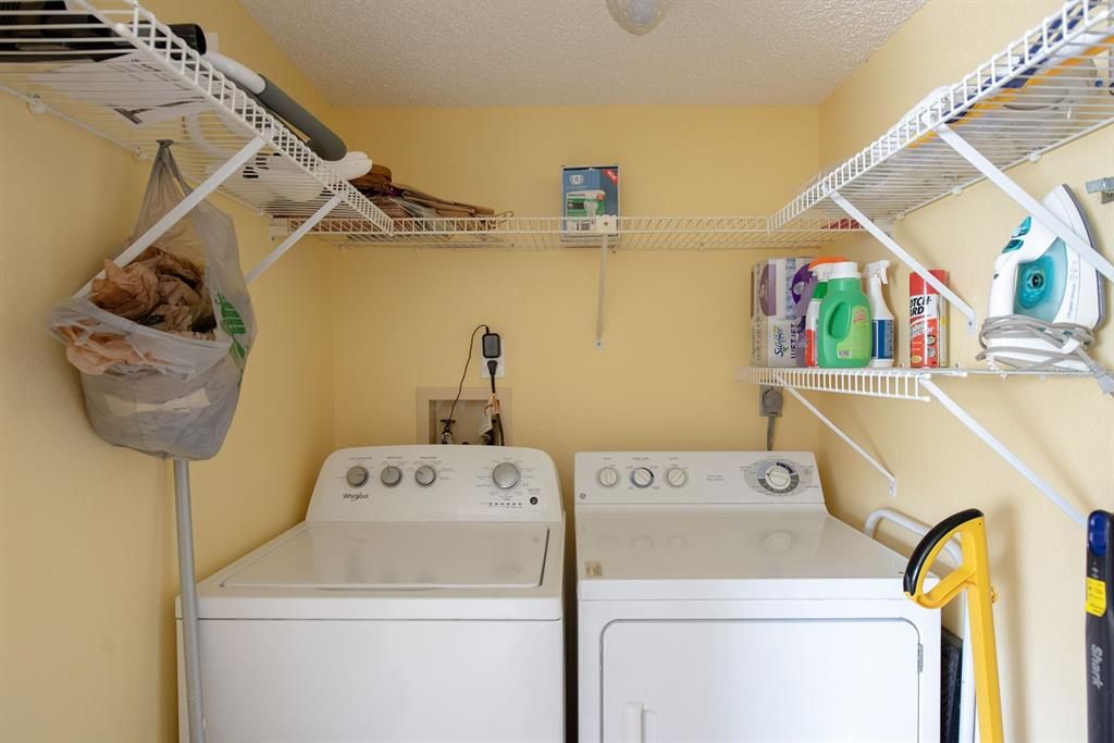 For Sale: $199,900 (2 beds, 2 baths, 1056 Square Feet)