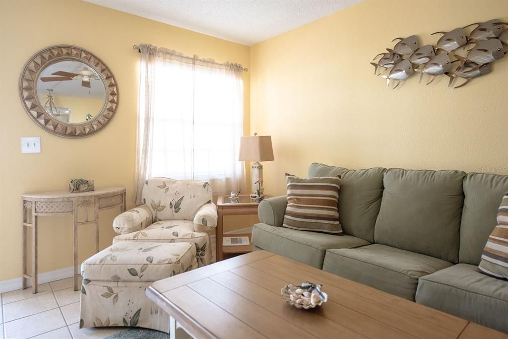 For Sale: $199,900 (2 beds, 2 baths, 1056 Square Feet)