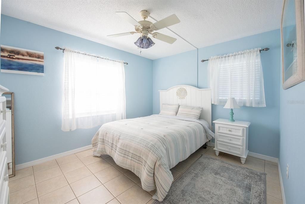 For Sale: $199,900 (2 beds, 2 baths, 1056 Square Feet)