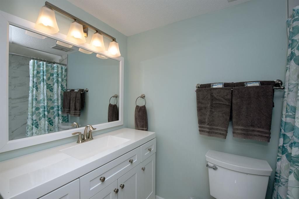 For Sale: $199,900 (2 beds, 2 baths, 1056 Square Feet)