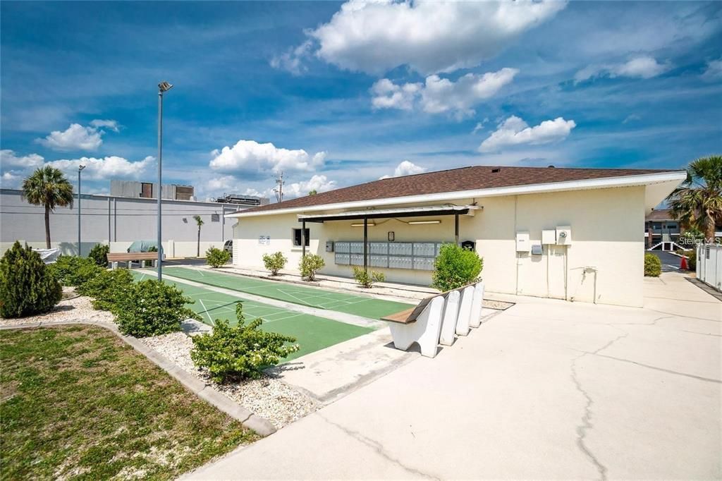 For Sale: $199,900 (2 beds, 2 baths, 1056 Square Feet)