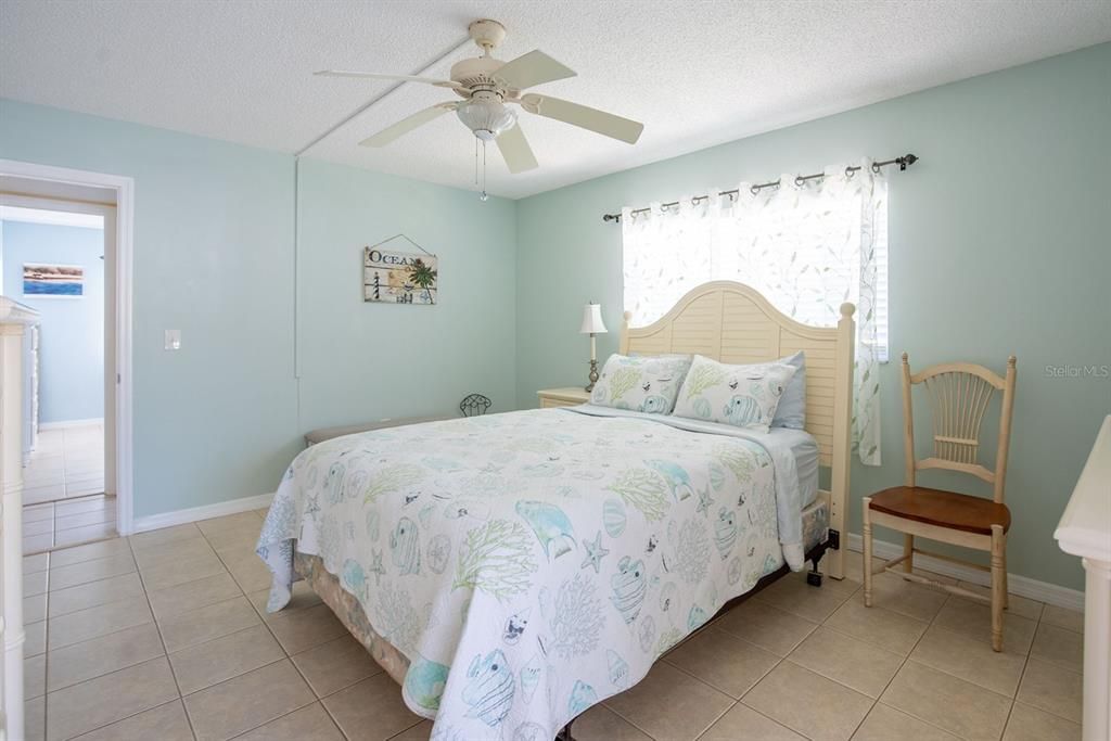 For Sale: $199,900 (2 beds, 2 baths, 1056 Square Feet)