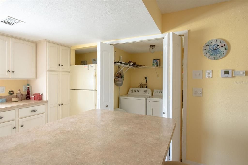For Sale: $199,900 (2 beds, 2 baths, 1056 Square Feet)