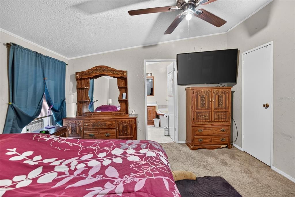En Venta: $249,000 (3 camas, 2 baños, 1296 Pies cuadrados)