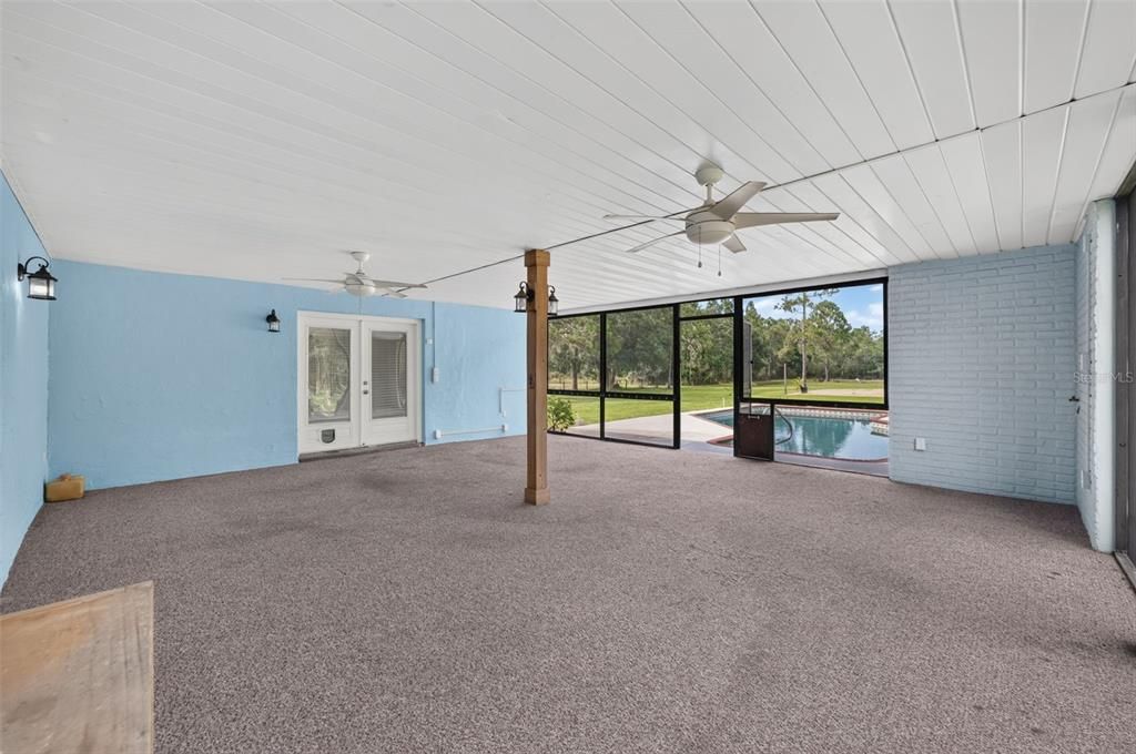 En Venta: $699,000 (5 camas, 2 baños, 2498 Pies cuadrados)