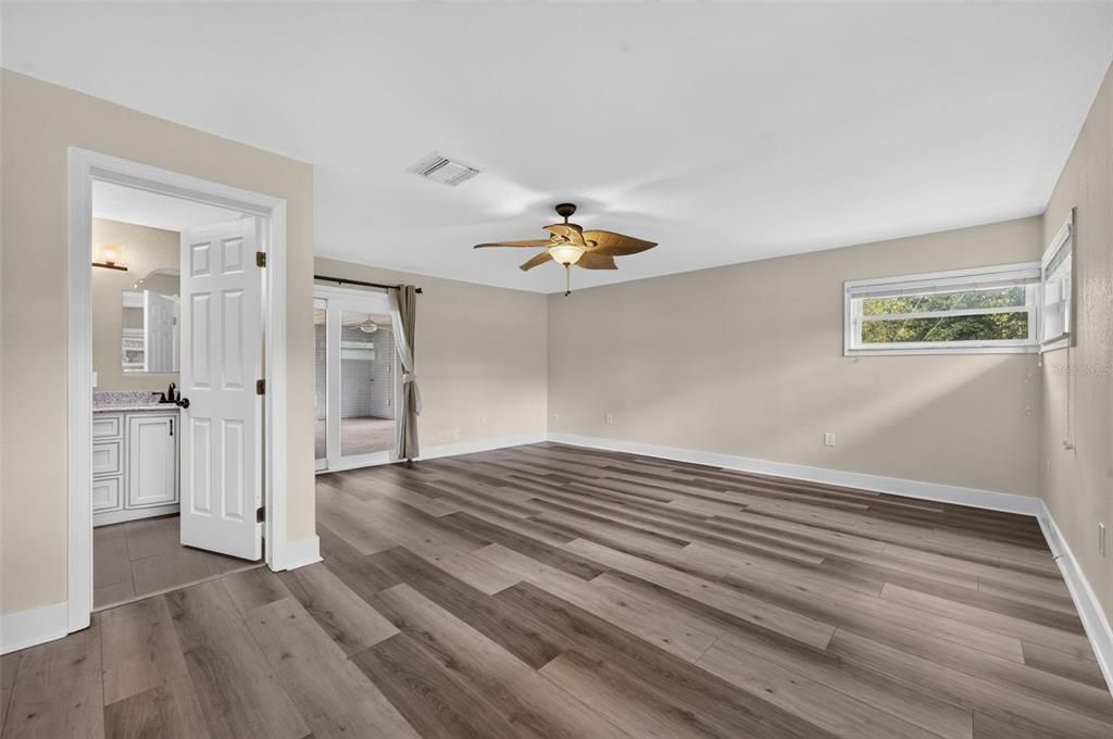 En Venta: $699,000 (5 camas, 2 baños, 2498 Pies cuadrados)