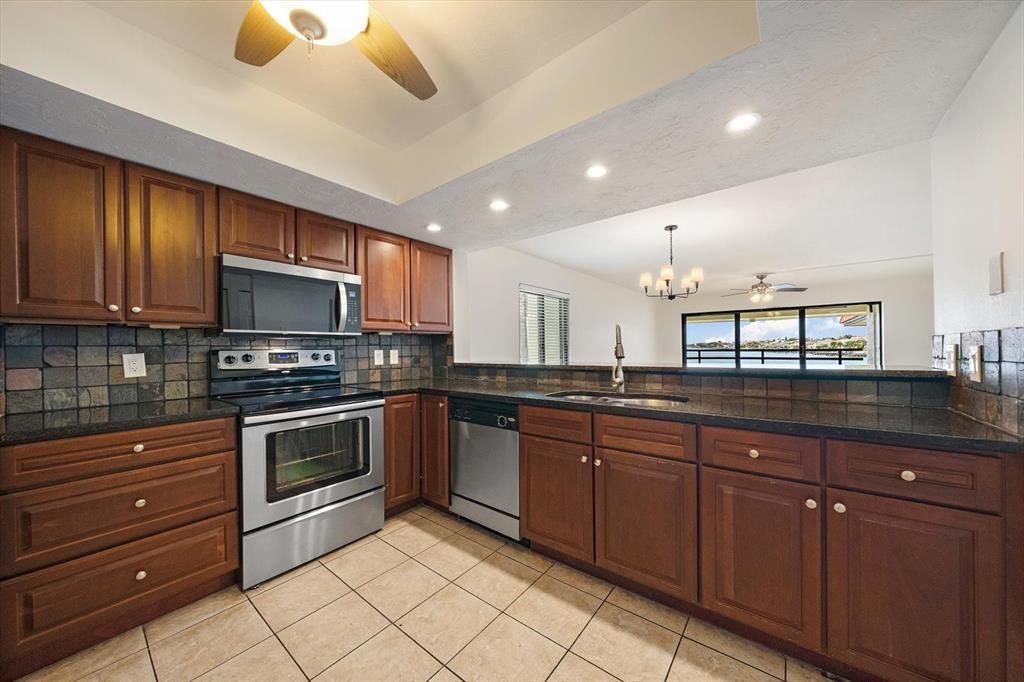 For Sale: $499,000 (2 beds, 2 baths, 1255 Square Feet)