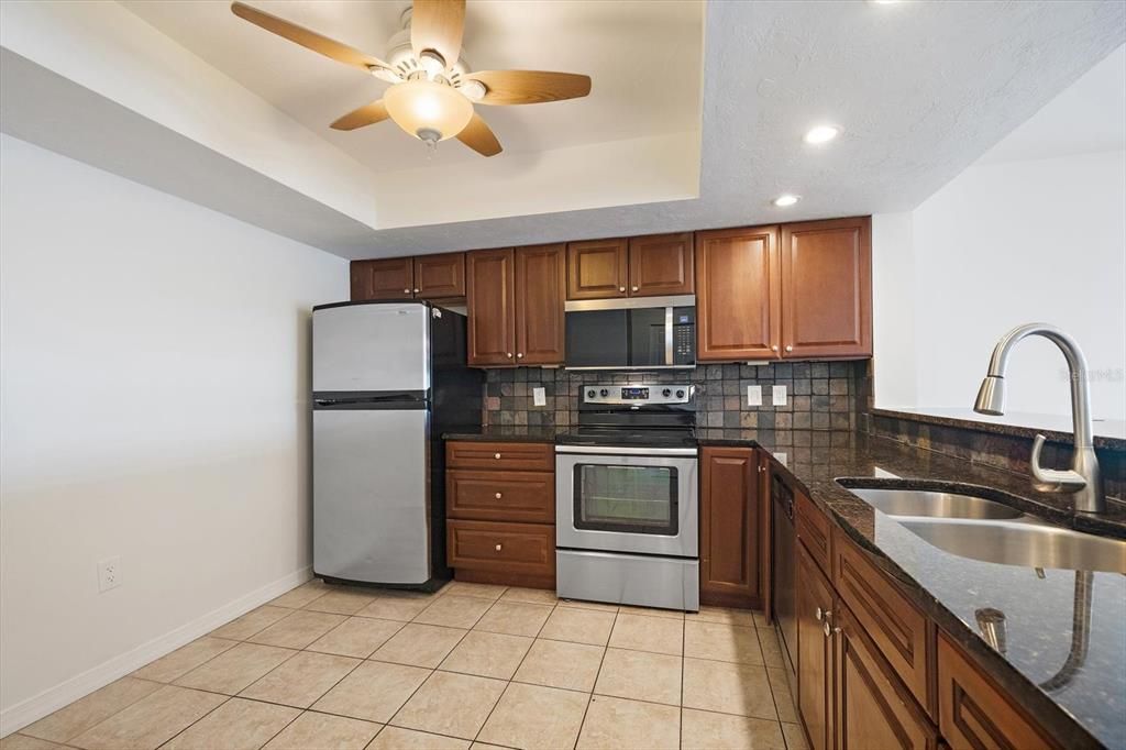 For Sale: $499,000 (2 beds, 2 baths, 1255 Square Feet)
