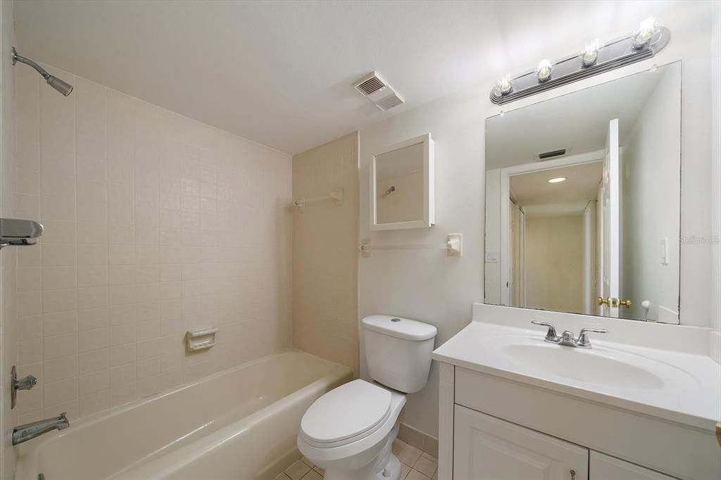 For Sale: $499,000 (2 beds, 2 baths, 1255 Square Feet)
