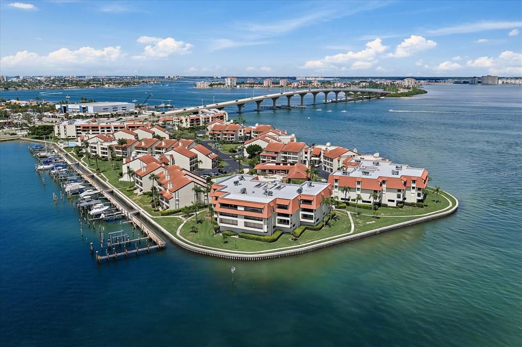 For Sale: $499,000 (2 beds, 2 baths, 1255 Square Feet)