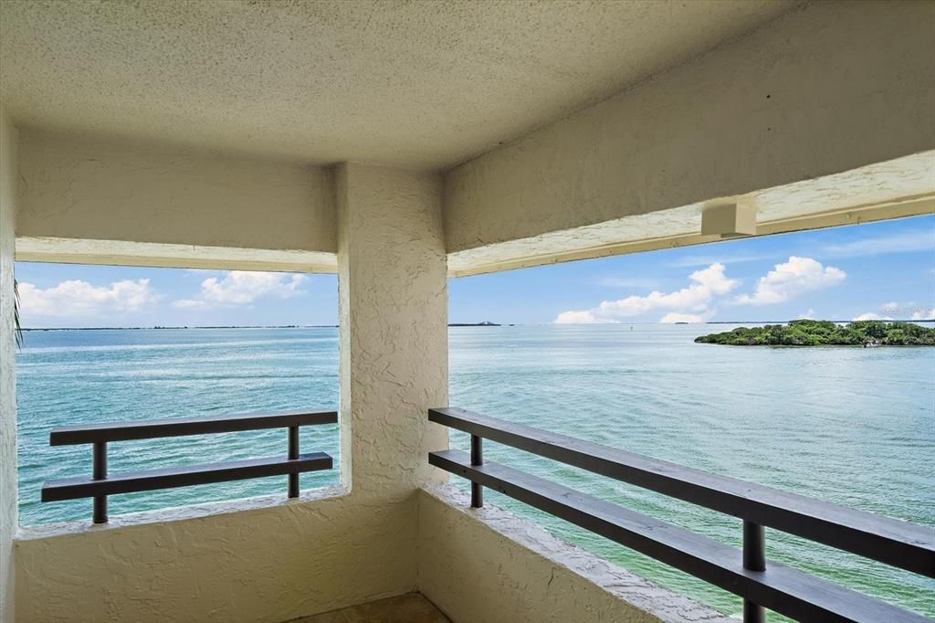 For Sale: $499,000 (2 beds, 2 baths, 1255 Square Feet)