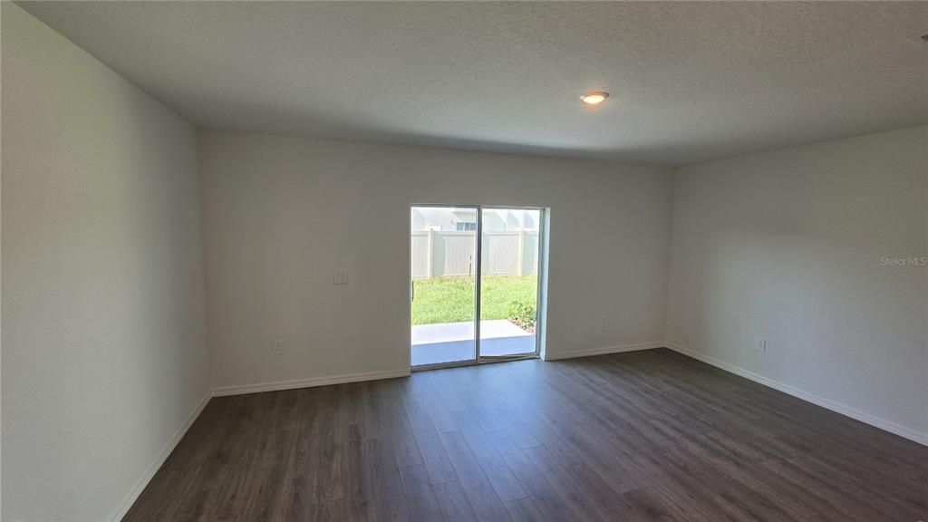 For Rent: $2,195 (3 beds, 2 baths, 1463 Square Feet)